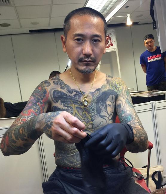 日本纹身师黄炎