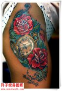 <b>漂亮性感的彩色玫瑰花纹身钟表纹身图案</b>