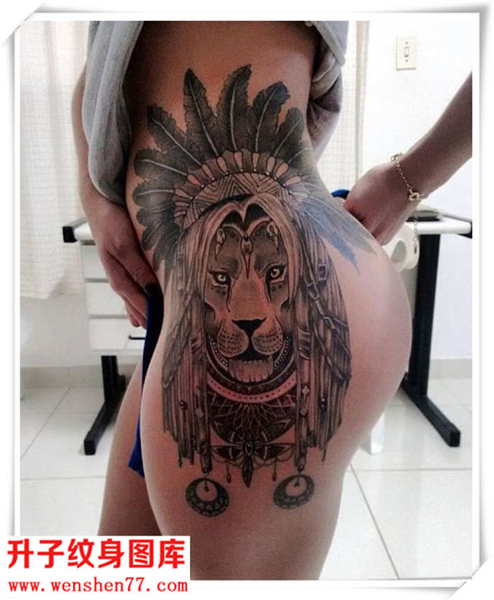 性感的臀部狮子纹身图案