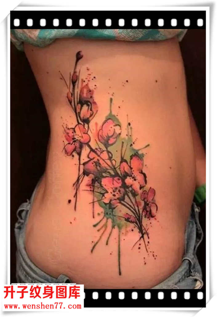侧腰泼墨樱花纹身图案