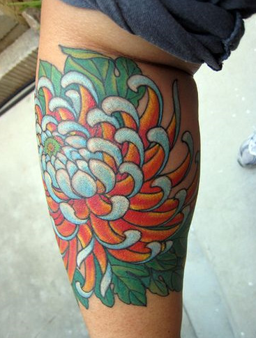 小腿菊花纹身图案