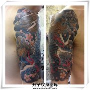 男性大臂传统彩色麒麟樱花纹身