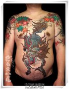  男性胸腹部传统彩色麒麟纹身