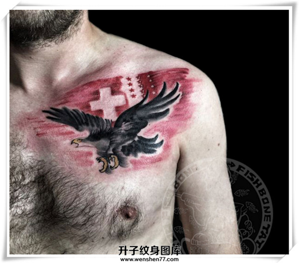 胸口鹰纹身图案