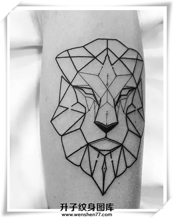 腿部狮子纹身图案