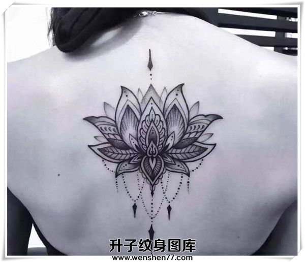 背部梵花纹身图案