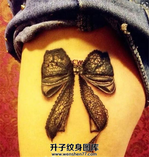 大腿蝴蝶结纹身图案