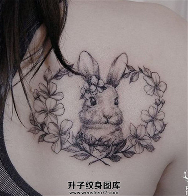 肩膀兔子纹身