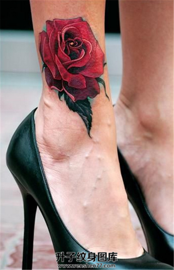 脚踝玫瑰花纹身图案