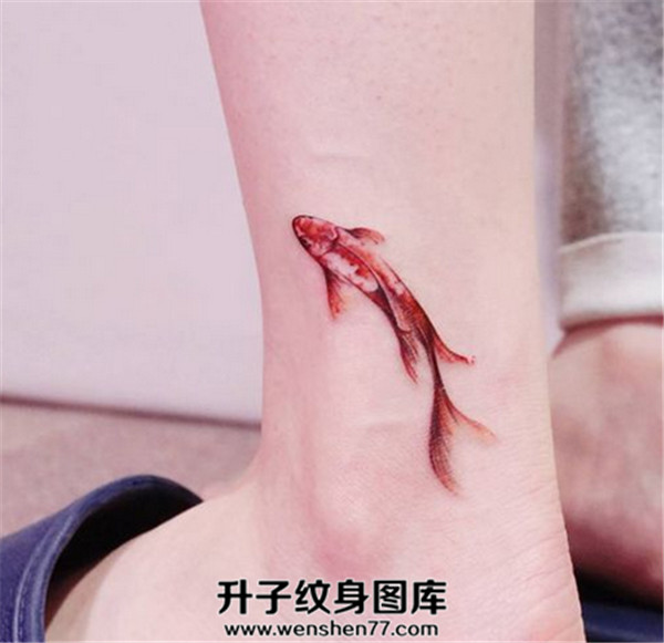 脚踝鱼纹身图案