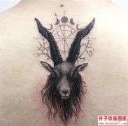 <b>后背纹身_后背羊头纹身图案大全_动物纹身图片</b>