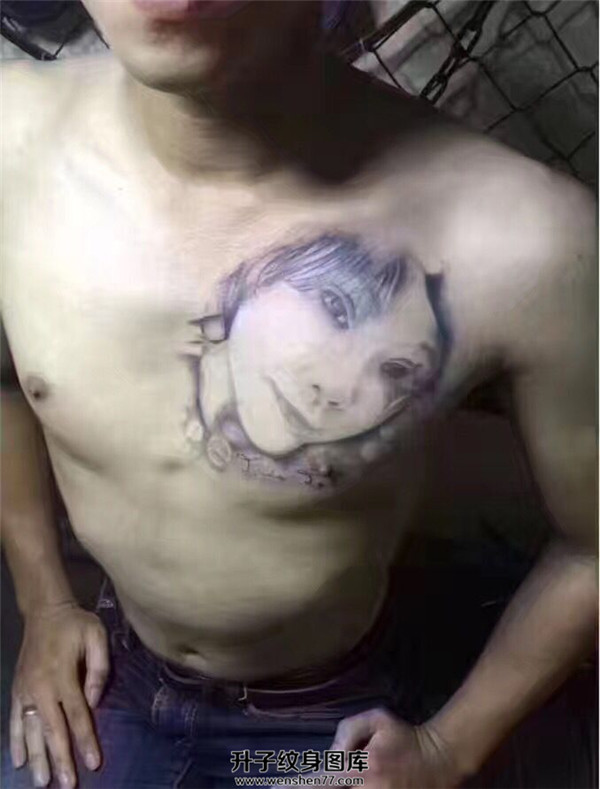 胸口肖像纹身 重庆纹身店