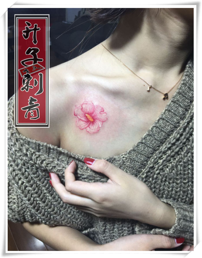 锁骨纹身  樱花纹身图案 