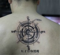 <b>后背指南针纹身图案大全_观音桥纹身店</b>