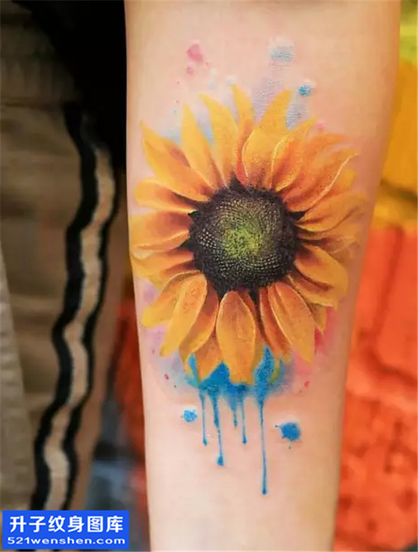 手臂向日葵纹身图案