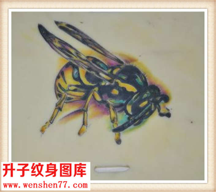 蜜蜂纹身图案