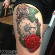 <b>大腿钟表玫瑰花纹身图案 玫瑰花纹身图片大全</b>
