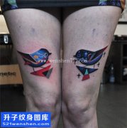 <b>大腿彩色鸟纹身图案大全 - 动物纹身</b>