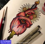 <b>彩色心脏匕首纹身手稿图案</b>