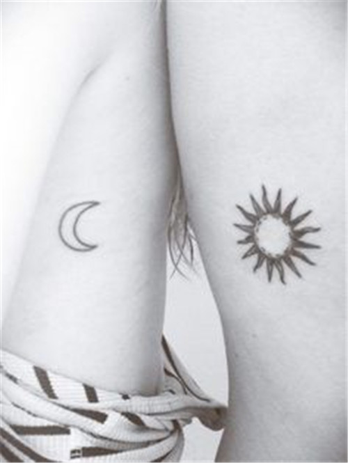 情侣小清新纹身 月亮 太阳