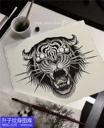 <b>黑白凶恶的老虎头纹身手稿图案</b>