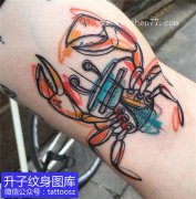<b>手臂彩色螃蟹纹身</b>