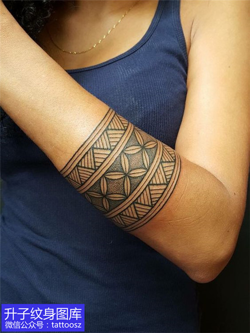 美女手臂臂环玛雅图腾纹身图案