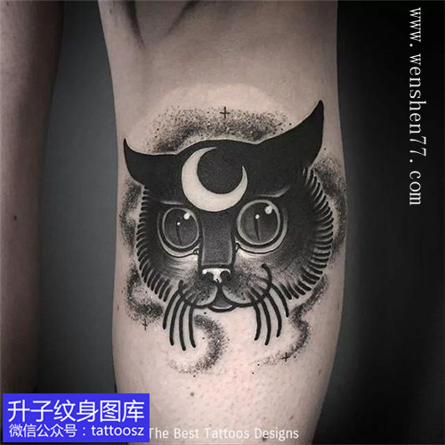 小腿后侧黑黑的猫咪纹身图案