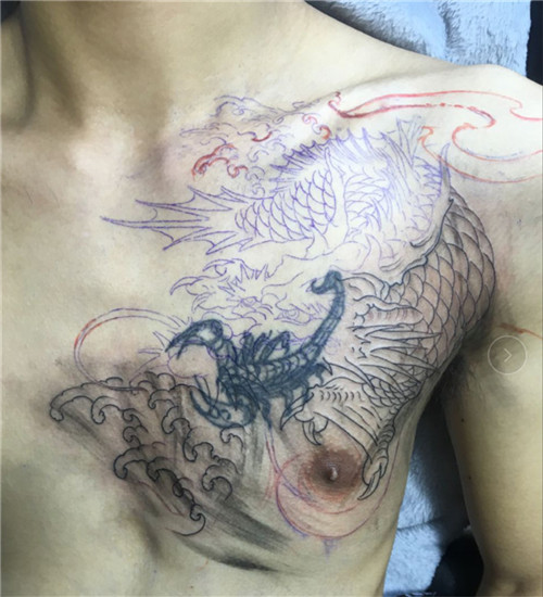 重庆胸部遮盖旧纹身鳌鱼纹身图案