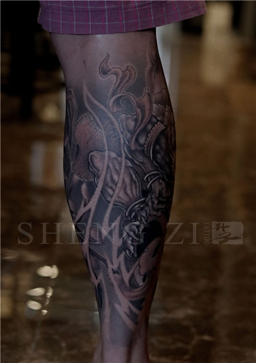 重庆传统纹身花腿雷神后侧纹身图片