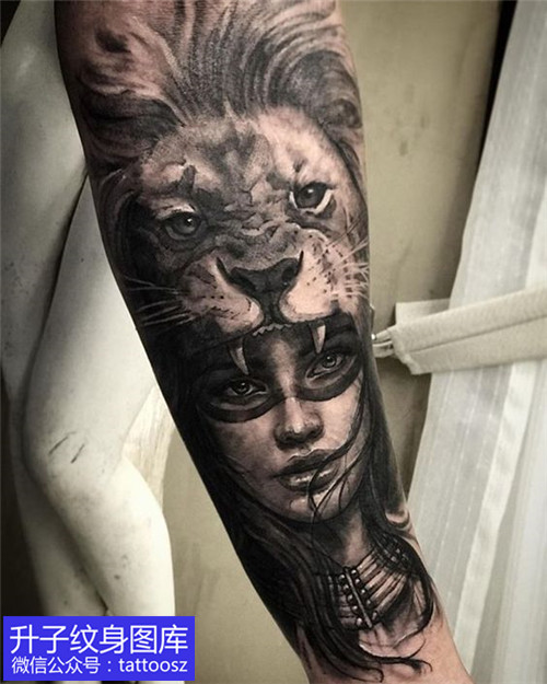 江北手臂内侧狮子与美女纹身图案