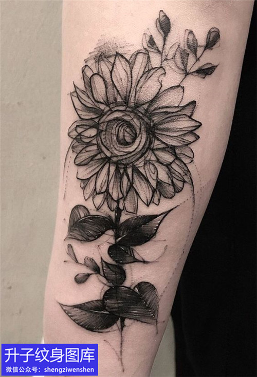 手臂内侧黑暗风格的向日葵纹身图案