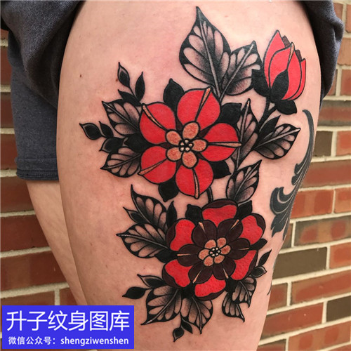 美女大腿彩色植物花纹身图案