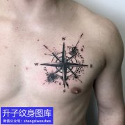 <b>男士胸口指南针纹身图案</b>