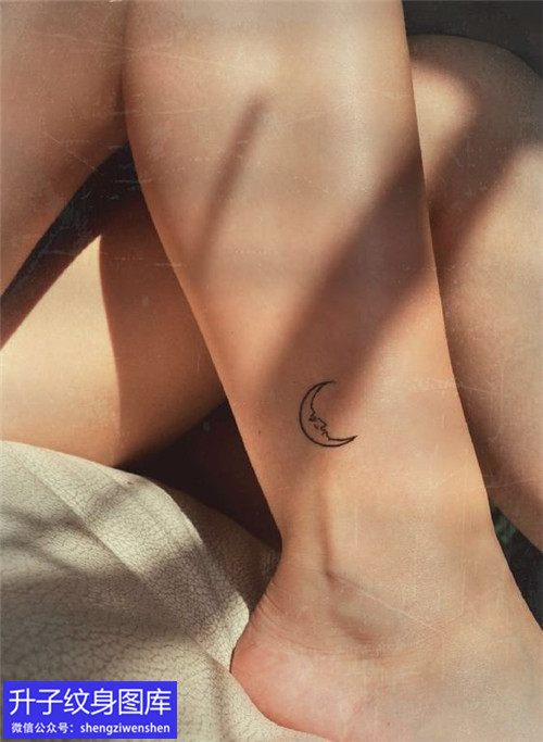 脚踝小清新月亮纹身图案