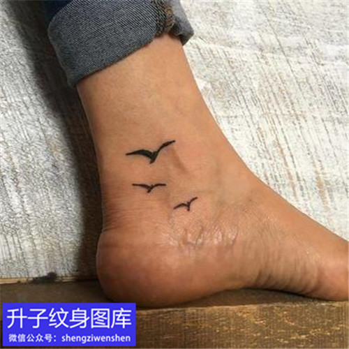 脚踝海鸥纹身