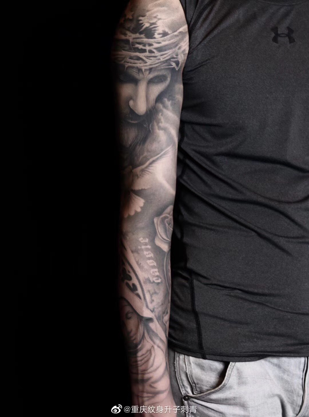 欧美黑灰写实花臂纹身 耶稣与圣母钟表玫瑰花纹身
