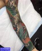<b>重庆纹身-传统花臂蛇纹身图案推荐</b>