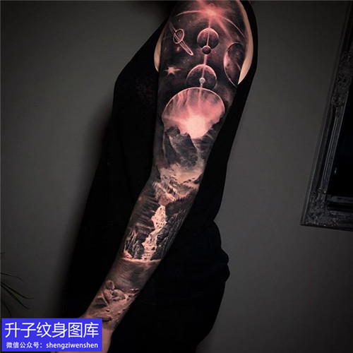 重庆纹身店推荐欧美星球花臂纹身图案
