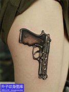 <b>小姐姐大腿手枪纹身图案</b>