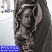 <b>重庆手臂黑灰写实肖像纹身图案</b>