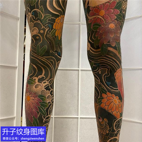 老传统菊花鲤鱼花腿纹身图案