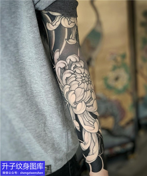 传统菊花花臂纹身图案
