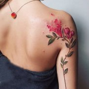 肩膀彩色植物花卉纹身图案