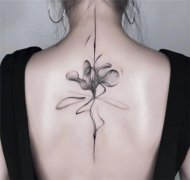 脊梁骨植物花卉纹身