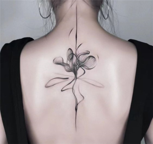脊梁骨植物花卉纹身