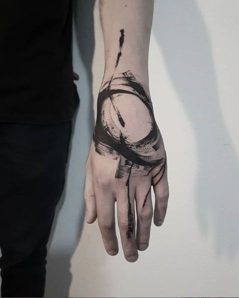 手背个性涂鸦纹身